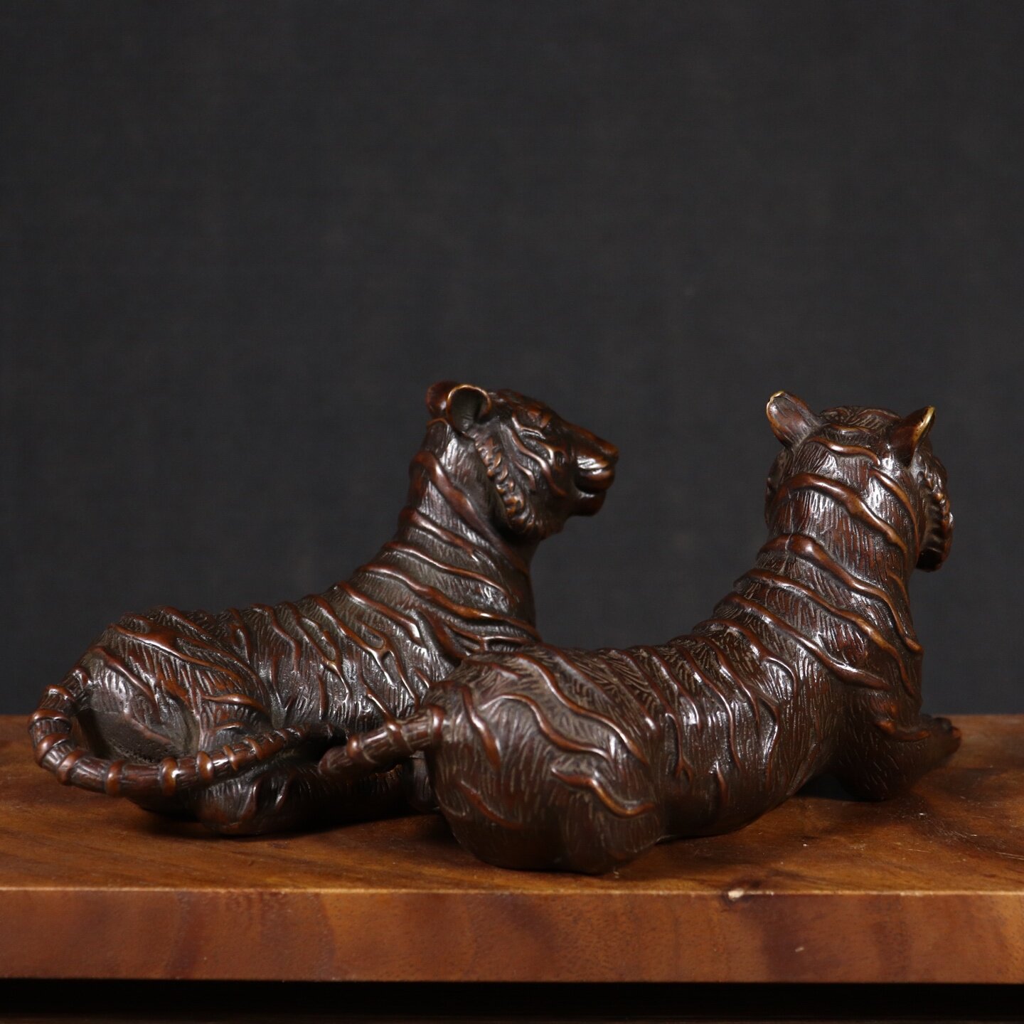 Vintage Collectible Stores - Китайская винтажная статуэтка тигра из меди
