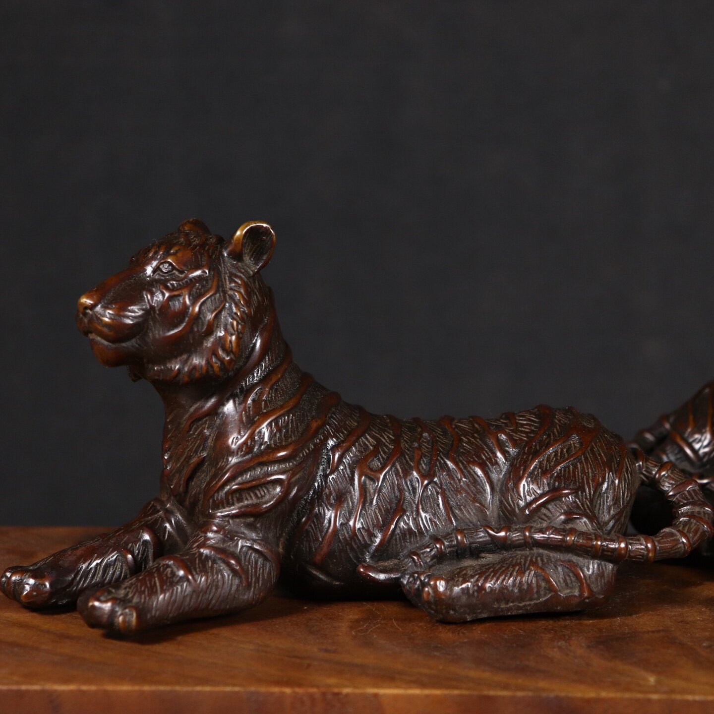 Китайская винтажная статуэтка  – обзор и цена Vintage Collectible Stores